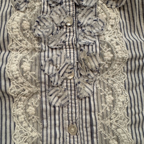 Medium Gilly Hicks Pinstripe Blouse with Lace Detail - Picture 2 of 3